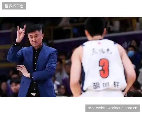 杜锋指导活用阵容深度进行常态化轮休，保障了核心球员的健康。